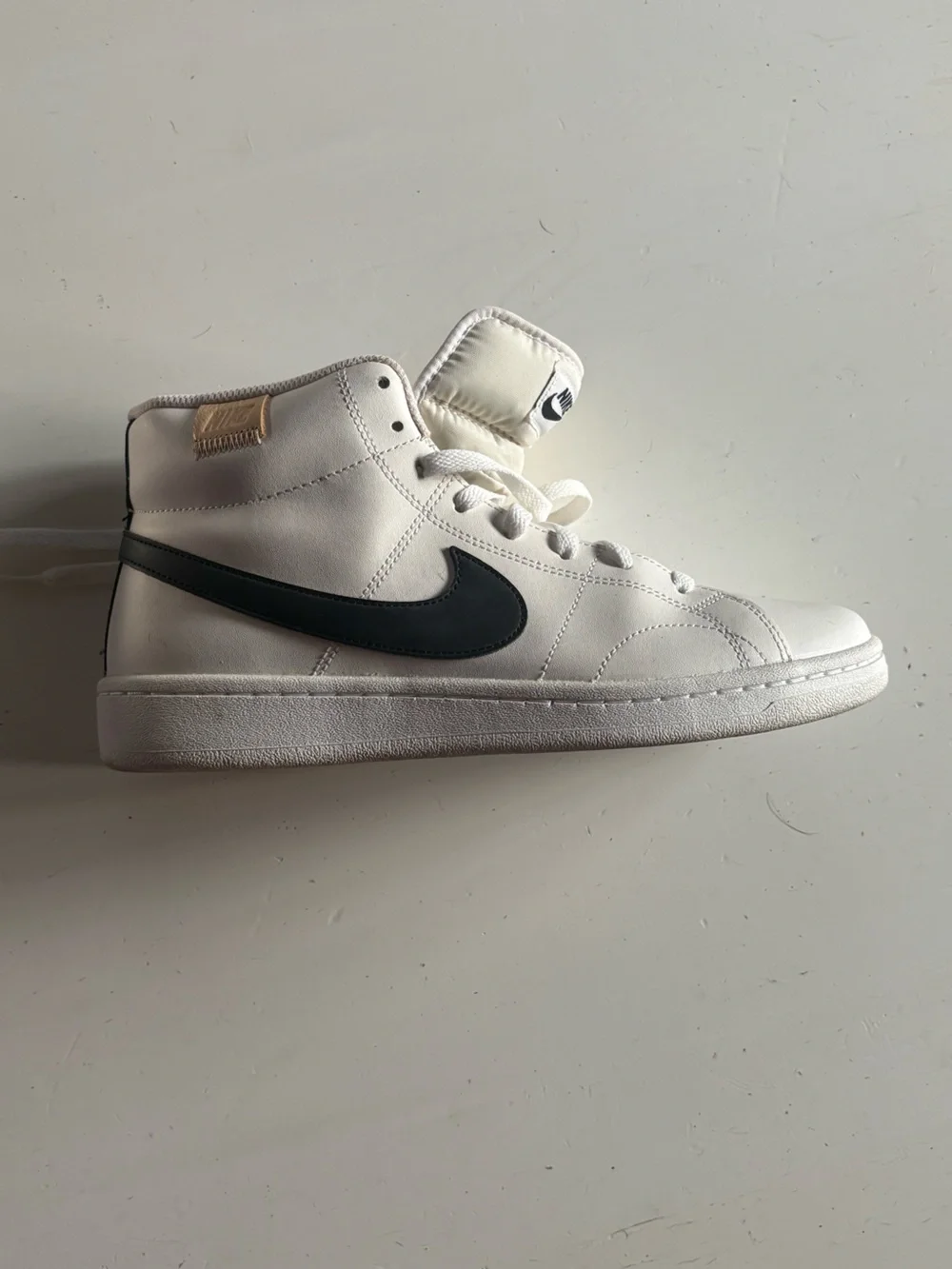 Nike sleek high